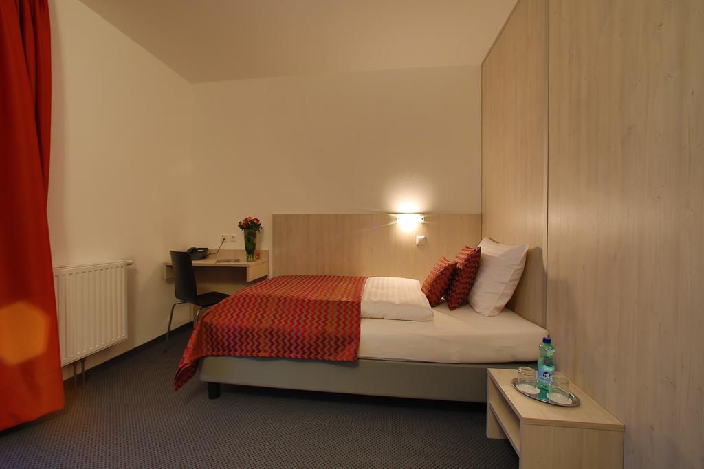 Best Sleep Hotel Spielberg Bei Knittelfeld Room photo